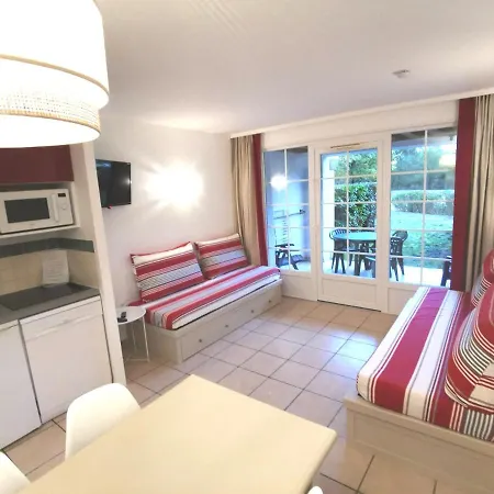 Au Coeur Du Golf, Proche Du Et Velodyssee Apartman *