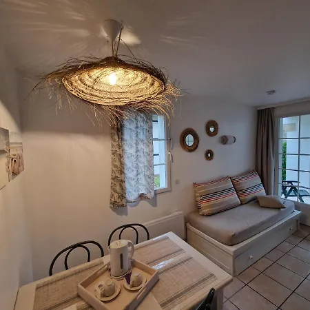 Apartmán Au Coeur Du Golf, Proche Du Et Velodyssee *