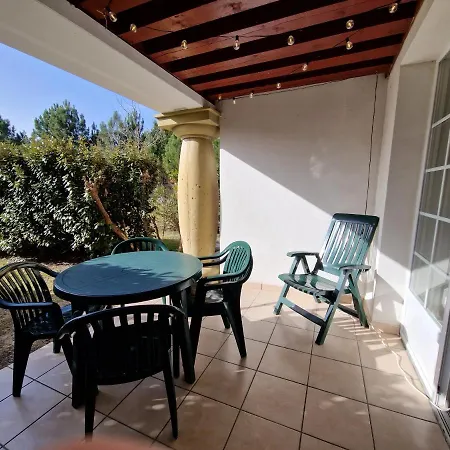 Au Coeur Du Golf, Proche Du Et Velodyssee Apartmán