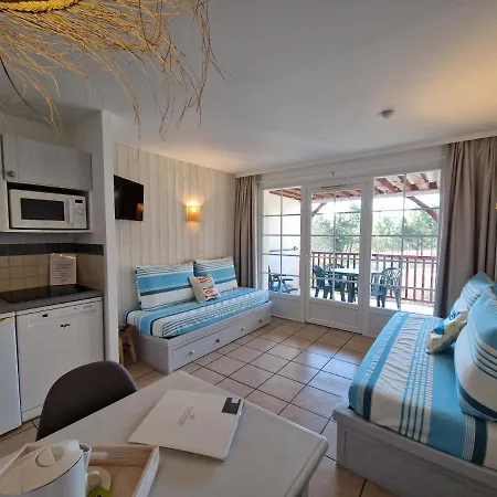Apartment Au Coeur Du Golf, Proche Du Et Velodyssee