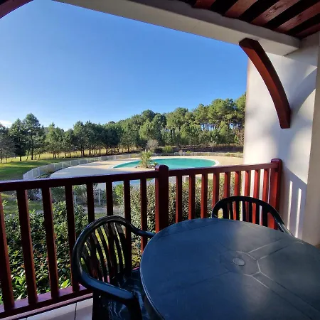 Au Coeur Du Golf, Proche Du Et Velodyssee Apartmán