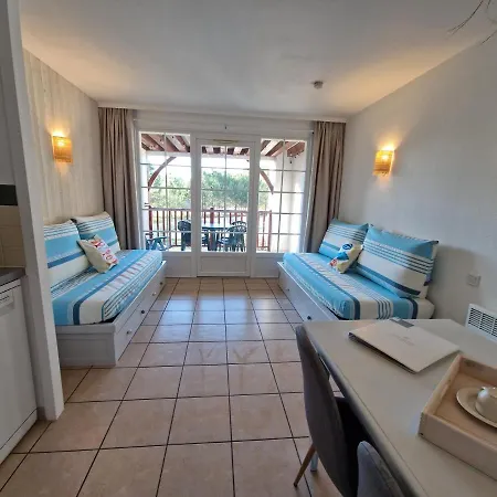 Au Coeur Du Golf, Proche Du Et Velodyssee Apartmán