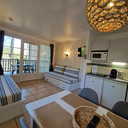 Au Coeur Du Golf, Proche Du Et Velodyssee Apartamento *