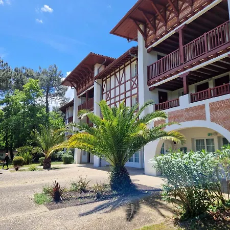 Au Coeur Du Golf, Proche Du Et Velodyssee Apartment