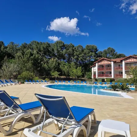 Apartment Au Coeur Du Golf, Proche Du Et Velodyssee