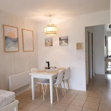 Au Coeur Du Golf, Proche Du Et Velodyssee Apartmán